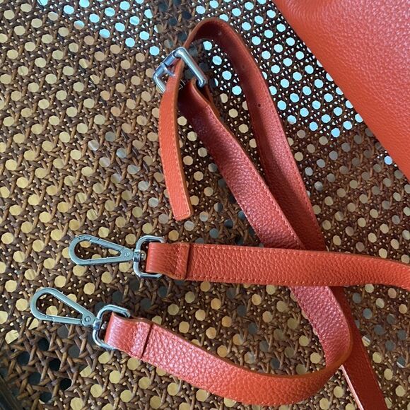 Elegant Woven Leather Handbag - Red - Picture 5 of 13